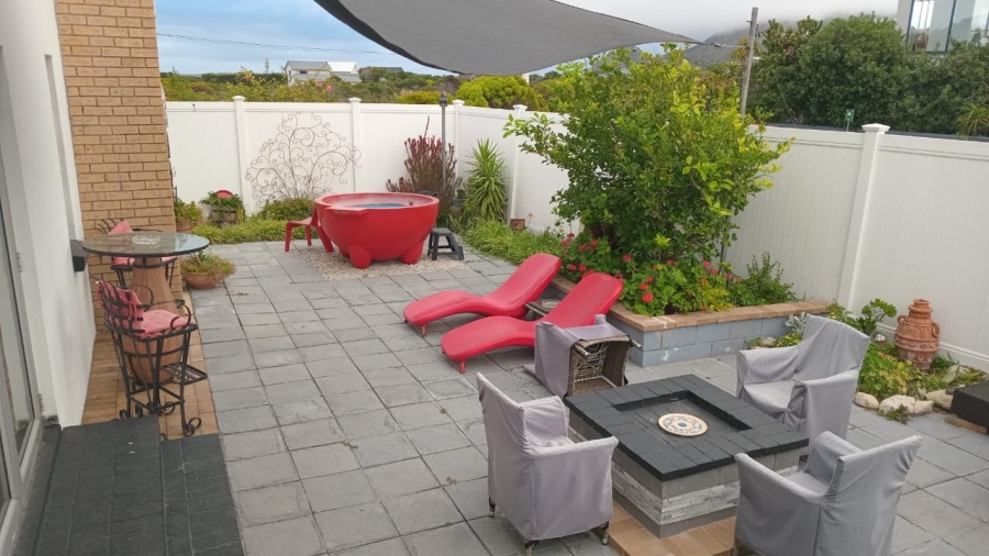 4 Bedroom Property for Sale in Bettys Bay Western Cape